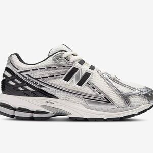 New Balance Men's White and Black Sneakers